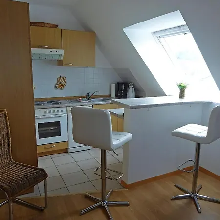 Strandnahe In Auf Ruegen Apartment Glowe